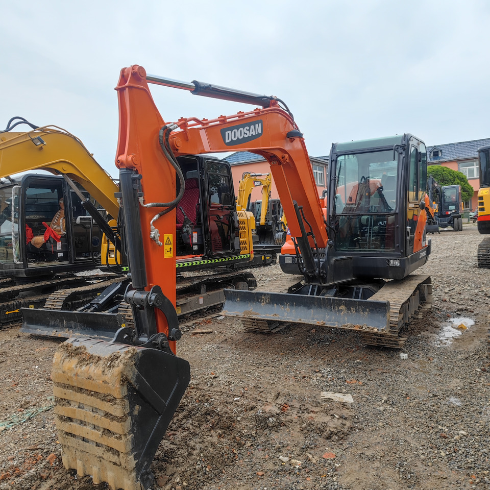 DOOSAN DX60 Mini excavator 6 T - Mini excavator: picture 2 DOOSAN DX60 Mini excavator 6 T - Mini excavator: picture 2