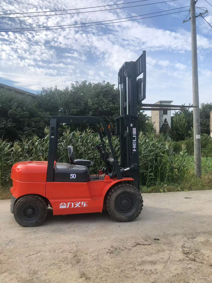 HELI 5Ton Forklift - Diesel forklift: picture 1 HELI 5Ton Forklift - Diesel forklift: picture 1