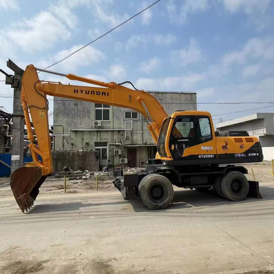 HYUNDAI R210W-9 - Wheel loader: picture 2 HYUNDAI R210W-9 - Wheel loader: picture 2
