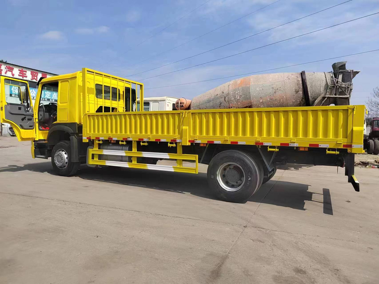 SINOTRUK HOWO 336HP Dump Truck - Tipper: picture 2 SINOTRUK HOWO 336HP Dump Truck - Tipper: picture 2