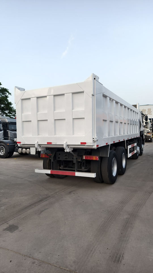 SINOTRUK HOWO 371 8x4 Dump Truck Click for Discount - Tipper: picture 4 SINOTRUK HOWO 371 8x4 Dump Truck Click for Discount - Tipper: picture 4