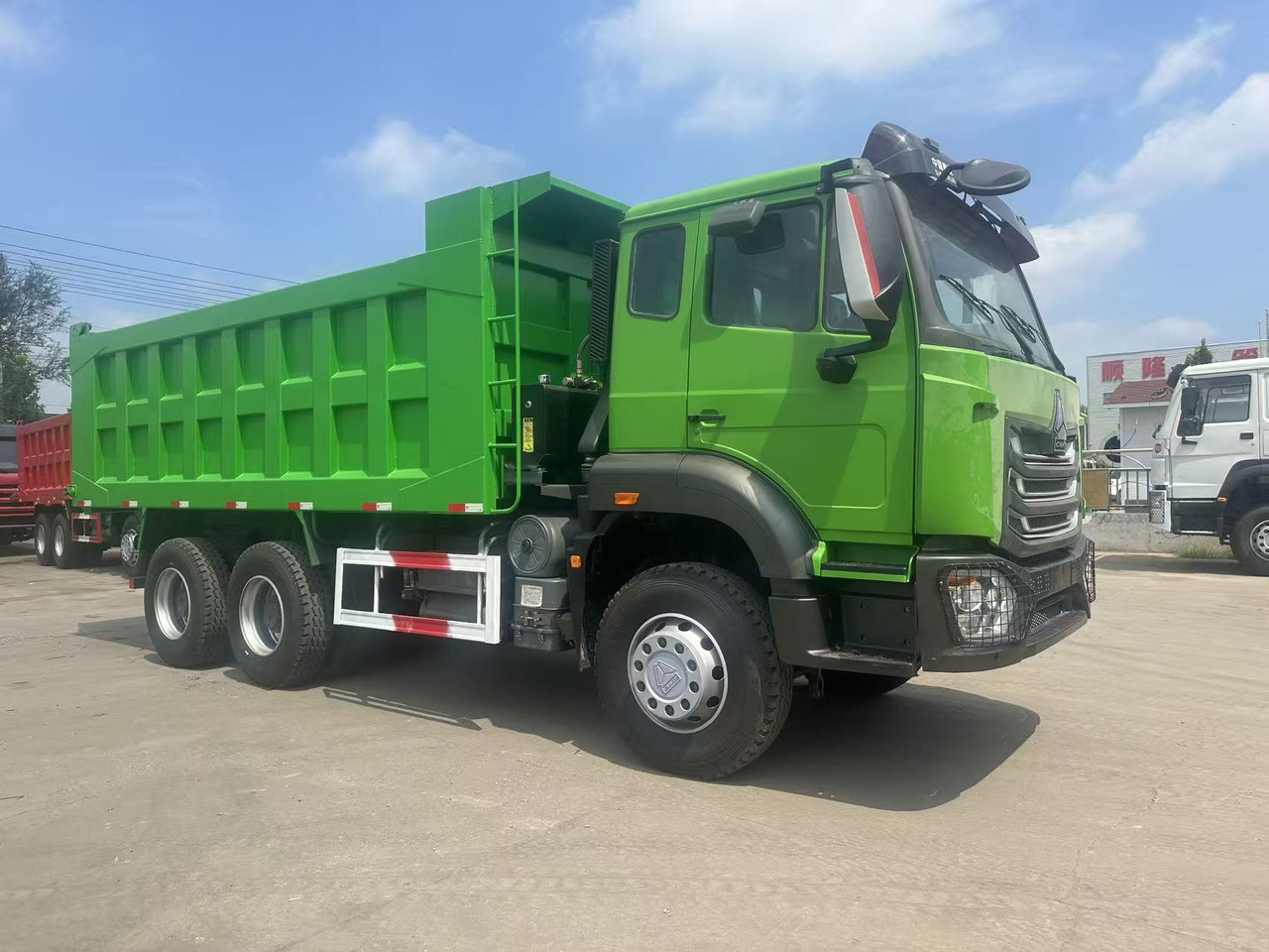 SINOTRUK HOWO 6x4 Dump Truck Click for Discount - Tipper: picture 3 SINOTRUK HOWO 6x4 Dump Truck Click for Discount - Tipper: picture 3