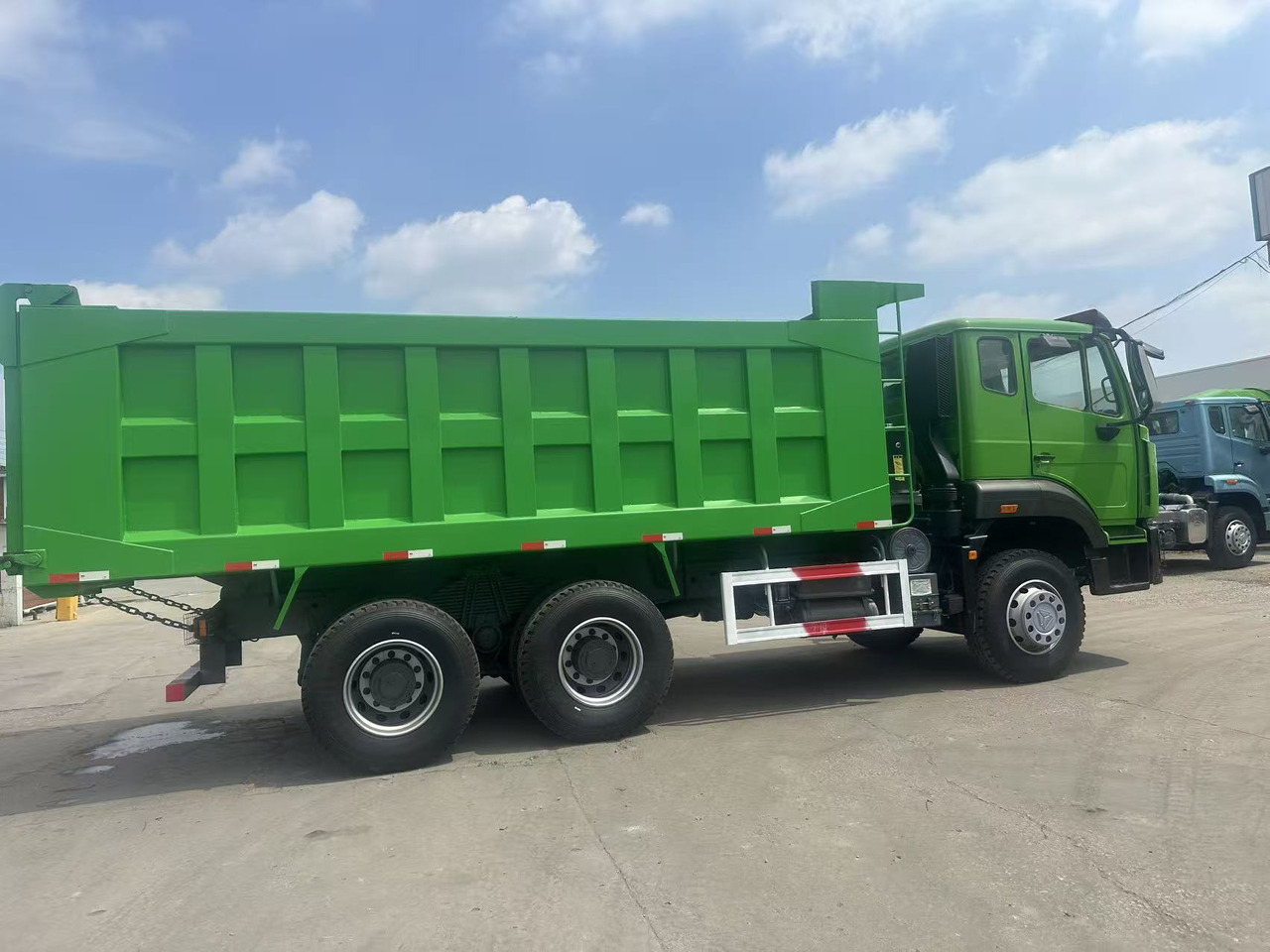 SINOTRUK HOWO 6x4 Dump Truck Click for Discount - Tipper: picture 5 SINOTRUK HOWO 6x4 Dump Truck Click for Discount - Tipper: picture 5