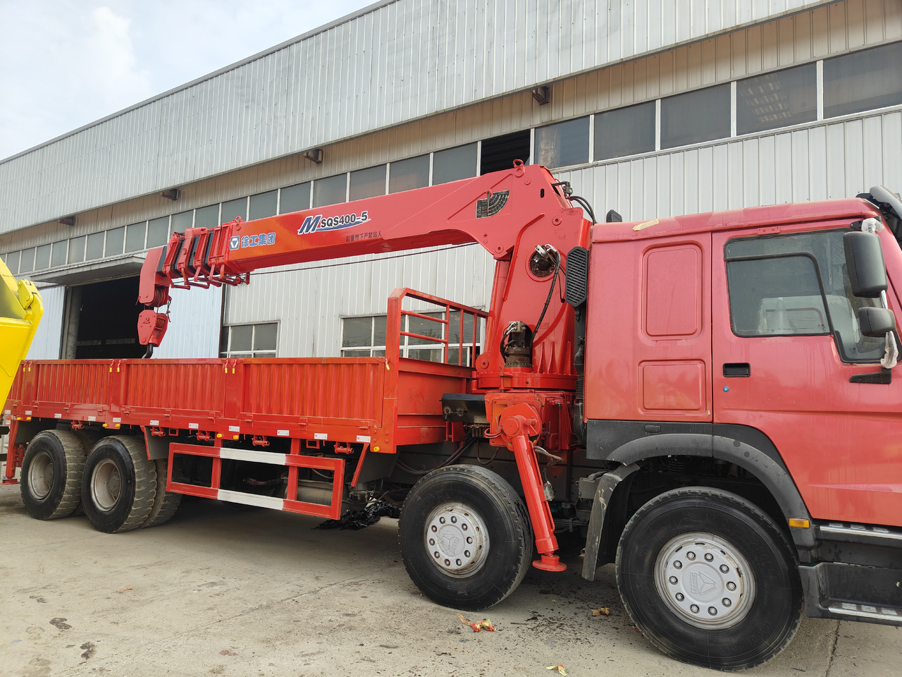 SINOTRUK HOWO 8X4 16 TONS CLICK HERE FOR DISCOUNT - Crane truck: picture 1 SINOTRUK HOWO 8X4 16 TONS CLICK HERE FOR DISCOUNT - Crane truck: picture 1