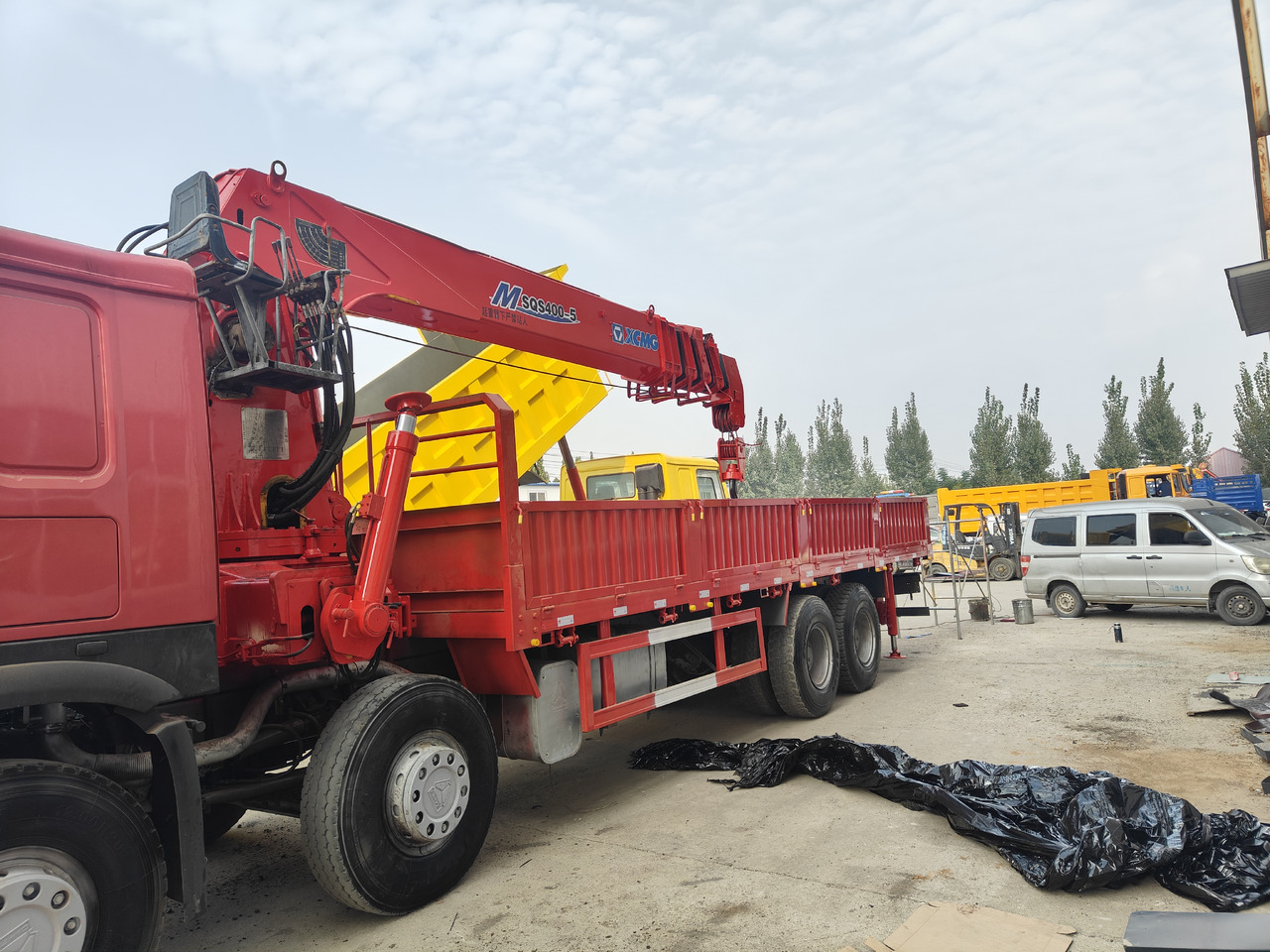 SINOTRUK HOWO 8X4 16 TONS CLICK HERE FOR DISCOUNT - Crane truck: picture 4 SINOTRUK HOWO 8X4 16 TONS CLICK HERE FOR DISCOUNT - Crane truck: picture 4