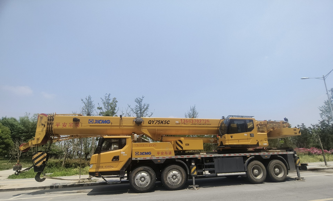 XCMG Crane QY75K - All terrain crane: picture 3 XCMG Crane QY75K - All terrain crane: picture 3