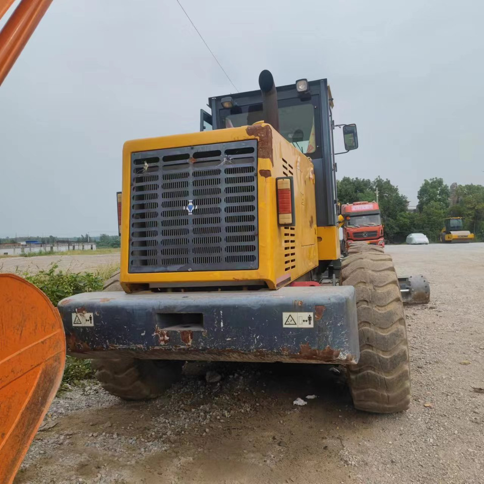 XCMG Grader GR215 - Grader: picture 4 XCMG Grader GR215 - Grader: picture 4