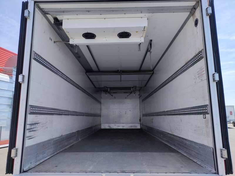 Leasing of Camion Porteur FRIGO 19 TONNES 280 CV HAYON CAISSE KLEGE BI TEMP GROUPE CARRIER SUPRA 1150 -12 Camion Porteur FRIGO 19 TONNES 280 CV HAYON CAISSE KLEGE BI TEMP GROUPE CARRIER SUPRA 1150 -12: picture 7 Leasing of Camion Porteur FRIGO 19 TONNES 280 CV HAYON CAISSE KLEGE BI TEMP GROUPE CARRIER SUPRA 1150 -12 Camion Porteur FRIGO 19 TONNES 280 CV HAYON CAISSE KLEGE BI TEMP GROUPE CARRIER SUPRA 1150 -12: picture 7