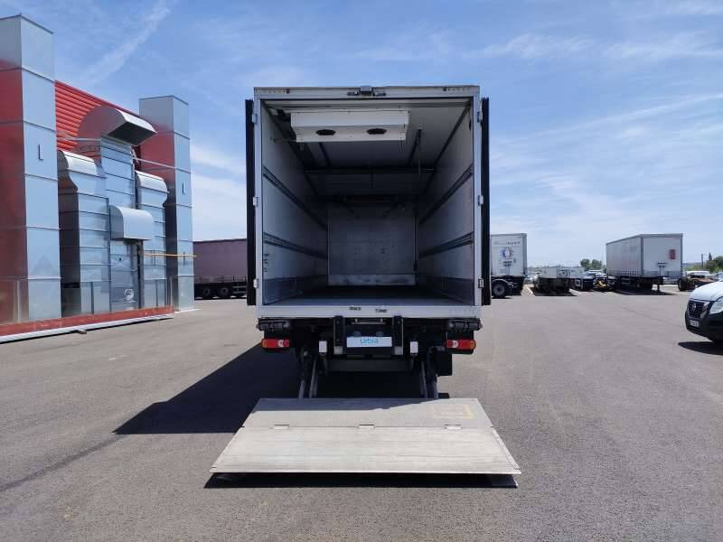 Leasing of Camion Porteur FRIGO 19 TONNES 280 CV HAYON CAISSE KLEGE BI TEMP GROUPE CARRIER SUPRA 1150 -12 Camion Porteur FRIGO 19 TONNES 280 CV HAYON CAISSE KLEGE BI TEMP GROUPE CARRIER SUPRA 1150 -12: picture 6 Leasing of Camion Porteur FRIGO 19 TONNES 280 CV HAYON CAISSE KLEGE BI TEMP GROUPE CARRIER SUPRA 1150 -12 Camion Porteur FRIGO 19 TONNES 280 CV HAYON CAISSE KLEGE BI TEMP GROUPE CARRIER SUPRA 1150 -12: picture 6