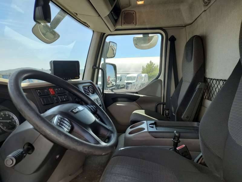 Leasing of Camion Porteur FRIGO 19 TONNES 280 CV HAYON CAISSE KLEGE BI TEMP GROUPE CARRIER SUPRA 1150 -12 Camion Porteur FRIGO 19 TONNES 280 CV HAYON CAISSE KLEGE BI TEMP GROUPE CARRIER SUPRA 1150 -12: picture 8 Leasing of Camion Porteur FRIGO 19 TONNES 280 CV HAYON CAISSE KLEGE BI TEMP GROUPE CARRIER SUPRA 1150 -12 Camion Porteur FRIGO 19 TONNES 280 CV HAYON CAISSE KLEGE BI TEMP GROUPE CARRIER SUPRA 1150 -12: picture 8