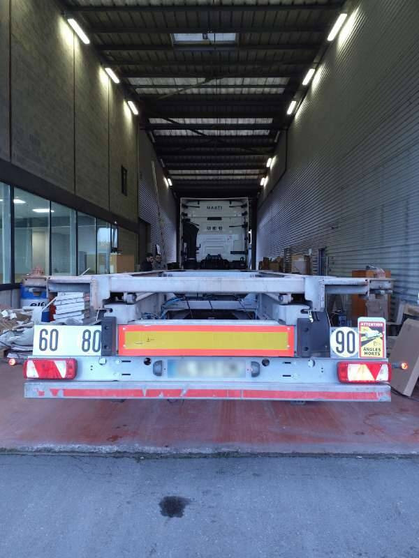 Semi-remorque 3 Essieux 38 TONNES CHARIOT COULISSANT - Container transporter/ Swap body semi-trailer: picture 3 Semi-remorque 3 Essieux 38 TONNES CHARIOT COULISSANT - Container transporter/ Swap body semi-trailer: picture 3