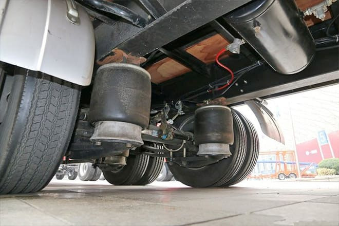 FAW Faw J6P Box Truck 4X2 for Sale in Sierra Leone - Box truck: picture 3 FAW Faw J6P Box Truck 4X2 for Sale in Sierra Leone - Box truck: picture 3