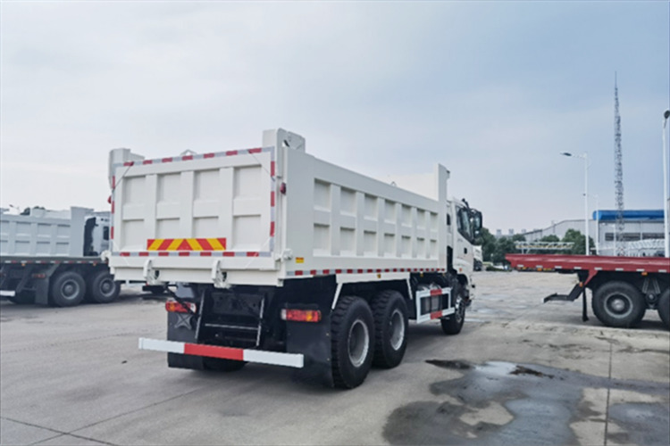 FOTON Foton 6x4 10 Wheeler Tipper truck for Sale in Malawi - Tipper: picture 4 FOTON Foton 6x4 10 Wheeler Tipper truck for Sale in Malawi - Tipper: picture 4