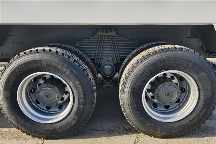 SINOTRUK Used Howo 371 Dump Truck 8x4 for Sale In Ghana - Tipper: picture 5 SINOTRUK Used Howo 371 Dump Truck 8x4 for Sale In Ghana - Tipper: picture 5