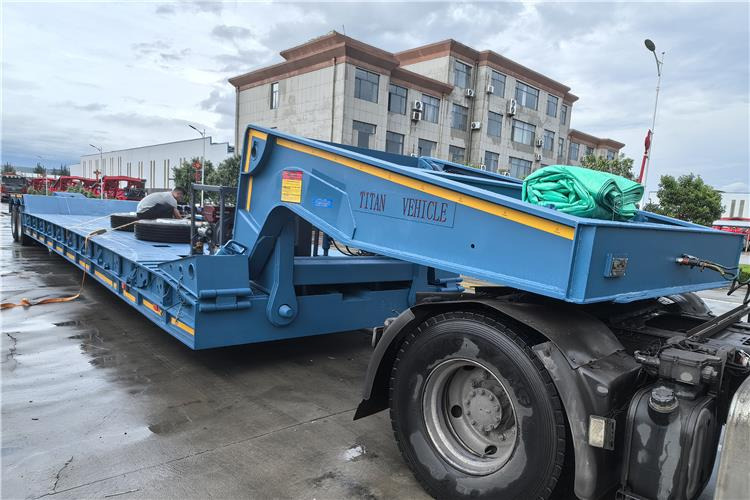 TITAN 2 Axle 80 Ton Detachable Gooseneck Trailer for Sale In Nigeria - Low loader semi-trailer: picture 3 TITAN 2 Axle 80 Ton Detachable Gooseneck Trailer for Sale In Nigeria - Low loader semi-trailer: picture 3