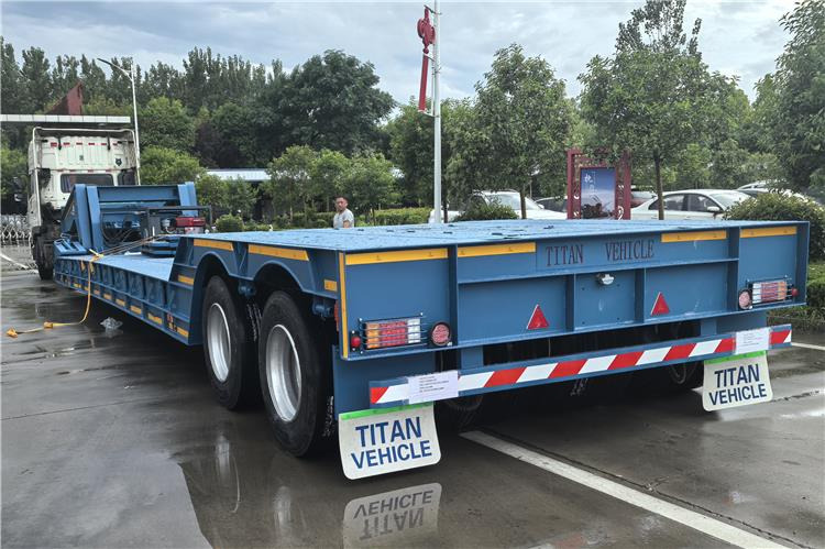 TITAN 2 Axle 80 Ton Detachable Gooseneck Trailer for Sale In Nigeria - Low loader semi-trailer: picture 2 TITAN 2 Axle 80 Ton Detachable Gooseneck Trailer for Sale In Nigeria - Low loader semi-trailer: picture 2