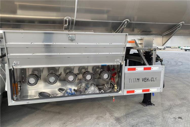 TITAN 3 Axle Aluminum Fuel Tanker Trailer for Sale In Costa Rica - Tank semi-trailer: picture 4 TITAN 3 Axle Aluminum Fuel Tanker Trailer for Sale In Costa Rica - Tank semi-trailer: picture 4