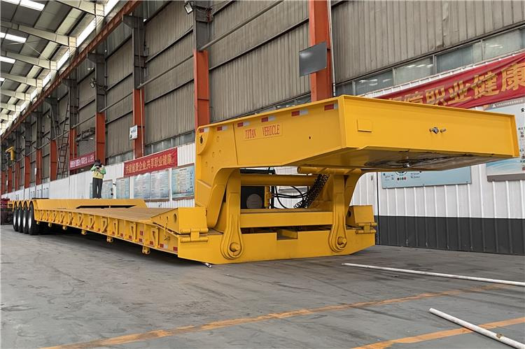 TITAN 4 Line 8 Axle Detachable Gooseneck Trailer for Sale In Nigeria Lagos - Low loader semi-trailer: picture 1 TITAN 4 Line 8 Axle Detachable Gooseneck Trailer for Sale In Nigeria Lagos - Low loader semi-trailer: picture 1