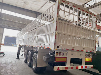 TITAN Animal Transport Fence Trailer for Sale in Mali - Livestock semi-trailer: picture 3 TITAN Animal Transport Fence Trailer for Sale in Mali - Livestock semi-trailer: picture 3