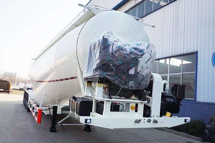 TITAN Bulk Cement Truck Trailer for Sale in Mali - Silo semi-trailer: picture 3 TITAN Bulk Cement Truck Trailer for Sale in Mali - Silo semi-trailer: picture 3