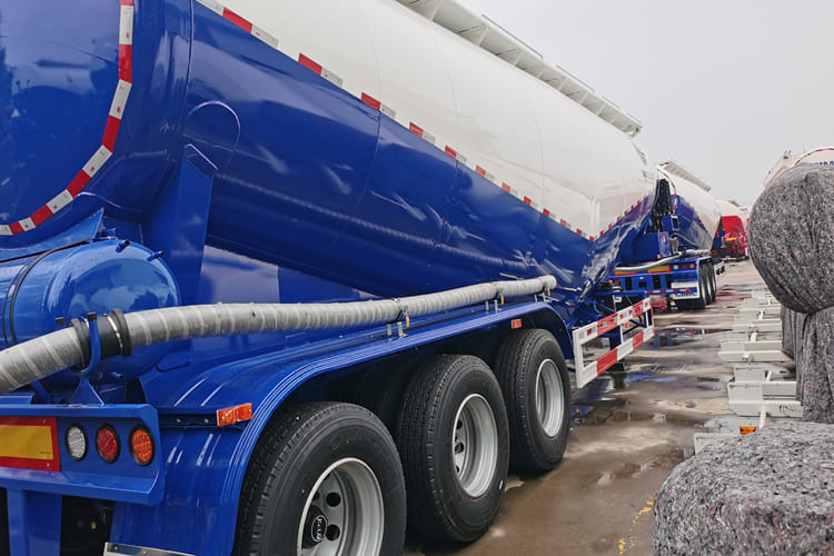 TITAN Cement Bulker Trailer for Sale in Jamaica - Tank semi-trailer: picture 3 TITAN Cement Bulker Trailer for Sale in Jamaica - Tank semi-trailer: picture 3