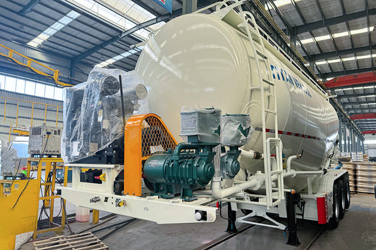 TITAN Dry Bulk Tanker Trailer for Sale in Saudi Arabia - Tank semi-trailer: picture 2 TITAN Dry Bulk Tanker Trailer for Sale in Saudi Arabia - Tank semi-trailer: picture 2