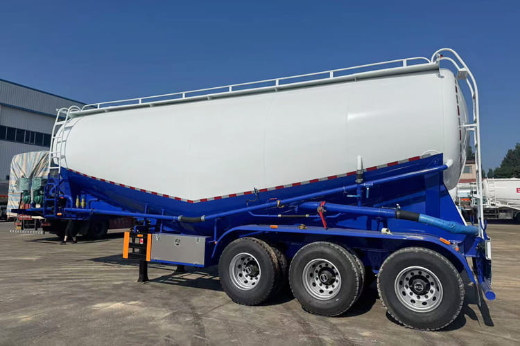 TITAN Dry Bulk Trailer for Sale in Ghana - Tank semi-trailer: picture 1 TITAN Dry Bulk Trailer for Sale in Ghana - Tank semi-trailer: picture 1