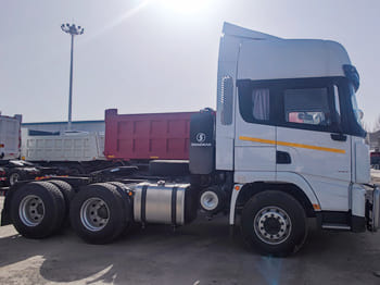 SHACMAN Shacman Trailer Truck for Sale in Sierra Leone - Tractor unit: picture 2 SHACMAN Shacman Trailer Truck for Sale in Sierra Leone - Tractor unit: picture 2