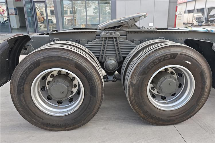 SINOTRUK Second Hand Howo 380hp 6x4 Truck Tractor for Sale In Tanzania - Tractor unit: picture 3 SINOTRUK Second Hand Howo 380hp 6x4 Truck Tractor for Sale In Tanzania - Tractor unit: picture 3
