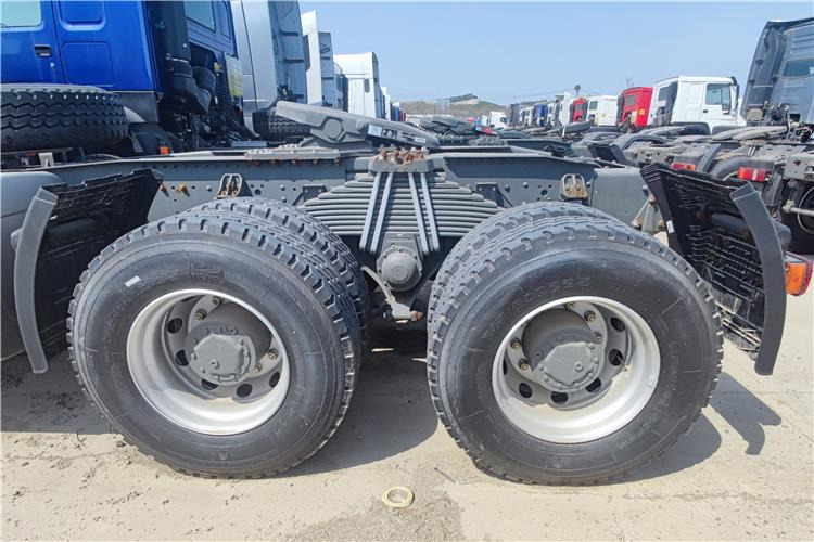 Sinotruk Used Howo 400hp 6x4 Truck Tractor for Sale In Nigeria - Tractor unit: picture 4 Sinotruk Used Howo 400hp 6x4 Truck Tractor for Sale In Nigeria - Tractor unit: picture 4