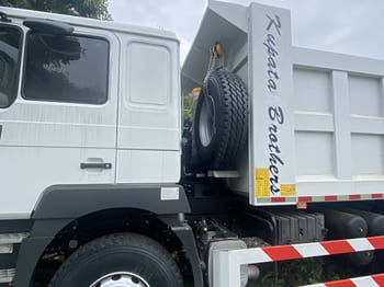 SHACMAN Shacman Tipper Truck F3000 for Sale in Nigeria - Truck: picture 4 SHACMAN Shacman Tipper Truck F3000 for Sale in Nigeria - Truck: picture 4