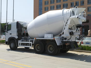 SINOTRUK Concrete Mixer Truck for Sale in Ghana - Truck: picture 2 SINOTRUK Concrete Mixer Truck for Sale in Ghana - Truck: picture 2
