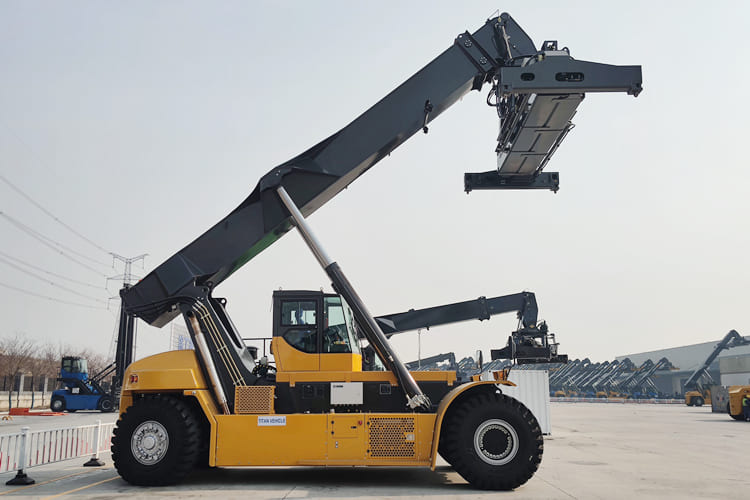 XCMG Container Reach Stacker for Sale in Ghana - Container handler: picture 1 XCMG Container Reach Stacker for Sale in Ghana - Container handler: picture 1