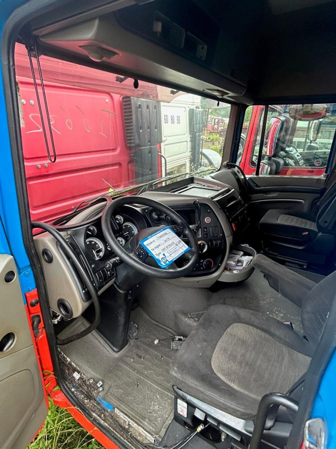 DAF DAF XF105-410 Bleue - Cab for Truck: picture 3 DAF DAF XF105-410 Bleue - Cab for Truck: picture 3