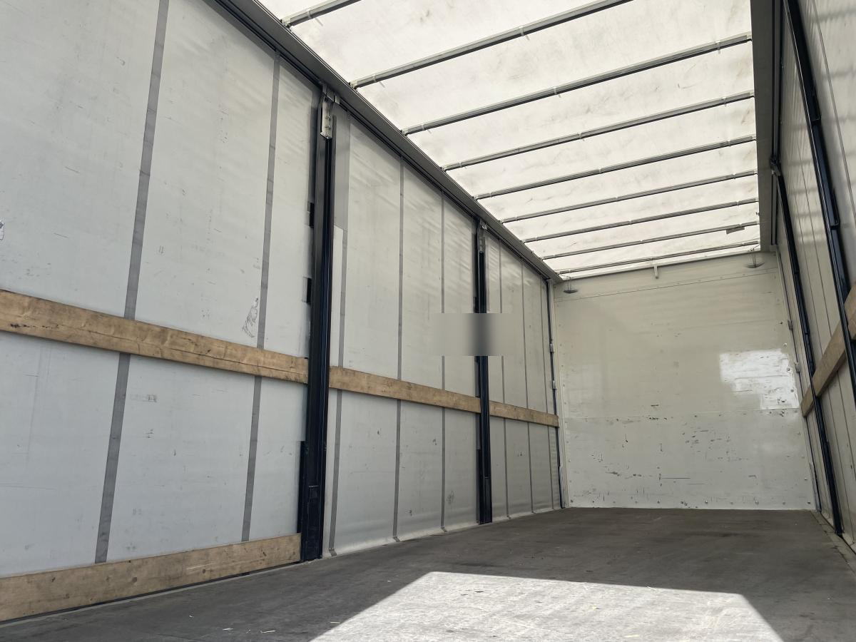 MAN TGS 35.480 - Curtainsider truck: picture 4 MAN TGS 35.480 - Curtainsider truck: picture 4