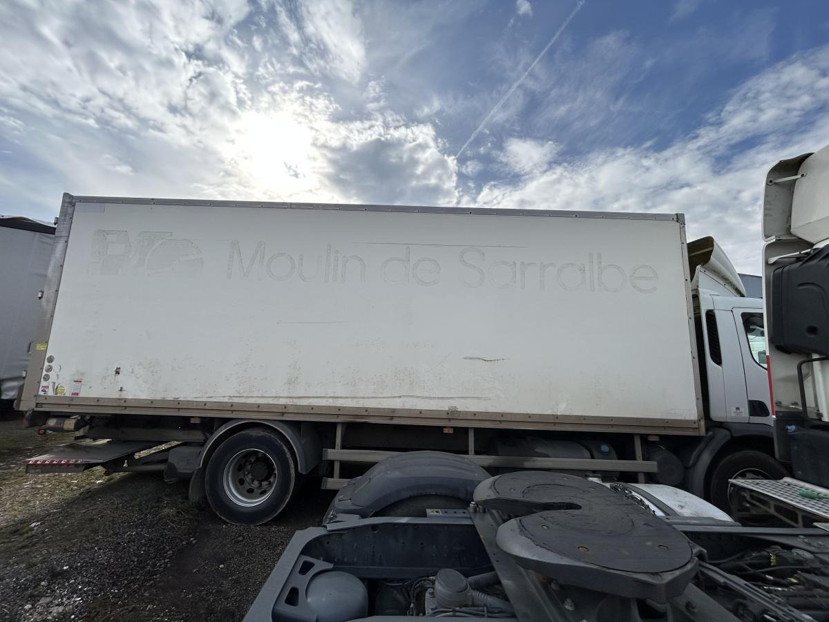 Renault Premium 320 DXI - Box truck: picture 4 Renault Premium 320 DXI - Box truck: picture 4
