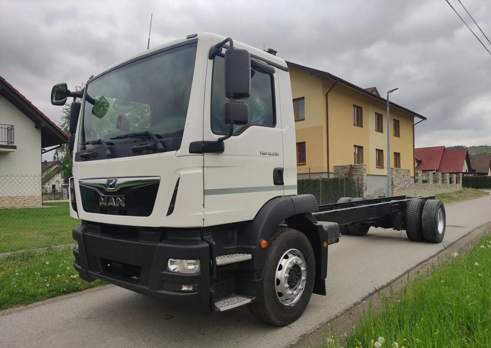 MAN TGM 18.290 ramo do zabudowy 18DMC - Cab chassis truck: picture 1 MAN TGM 18.290 ramo do zabudowy 18DMC - Cab chassis truck: picture 1