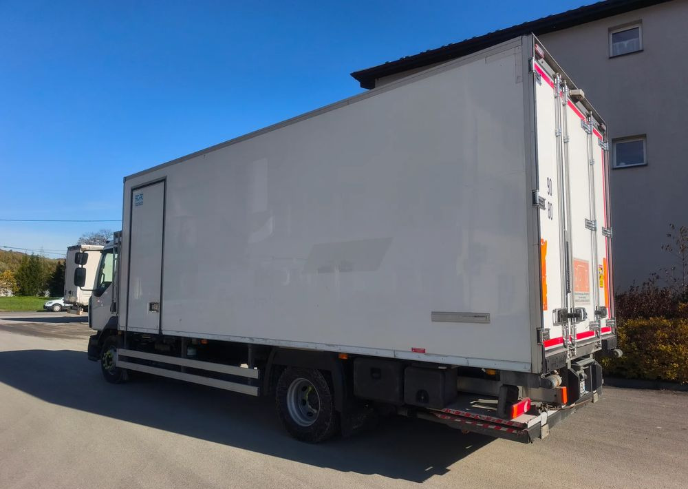 Renault GAMA D 16.250 chłodnia izoterma 16 palet klima - Refrigerator truck: picture 4 Renault GAMA D 16.250 chłodnia izoterma 16 palet klima - Refrigerator truck: picture 4