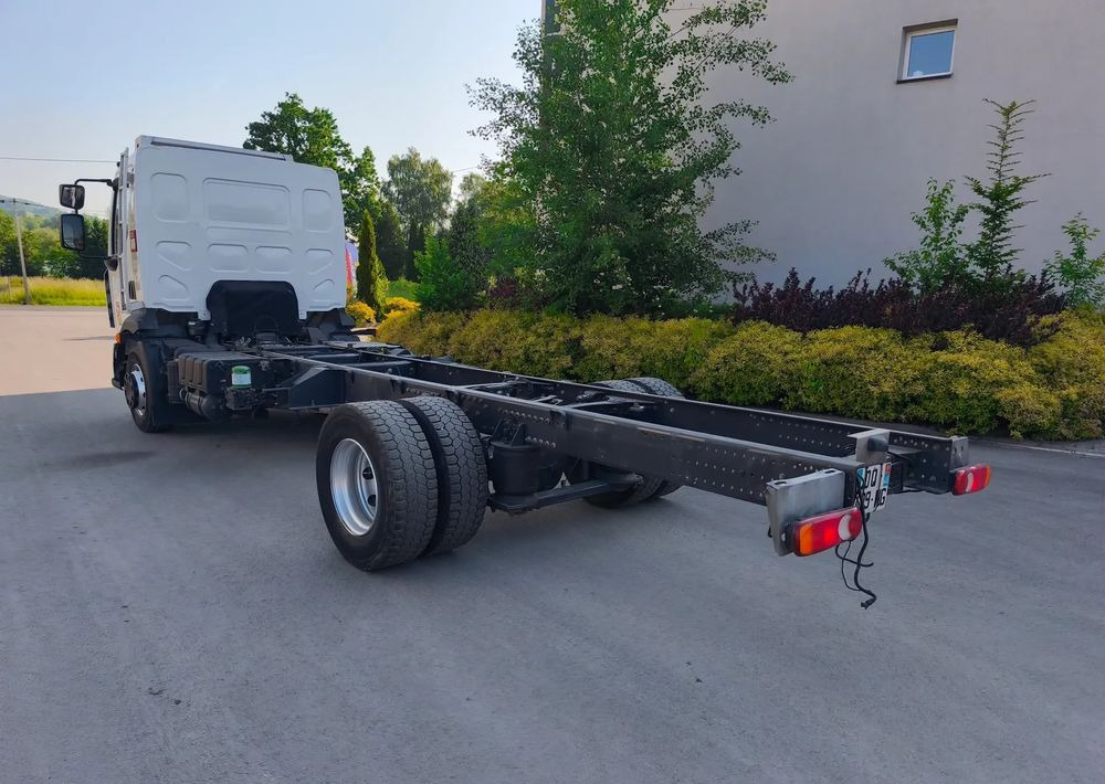 Renault Gama D 16.250 rama do zabudowy poduszka blokada mostu - Cab chassis truck: picture 4 Renault Gama D 16.250 rama do zabudowy poduszka blokada mostu - Cab chassis truck: picture 4