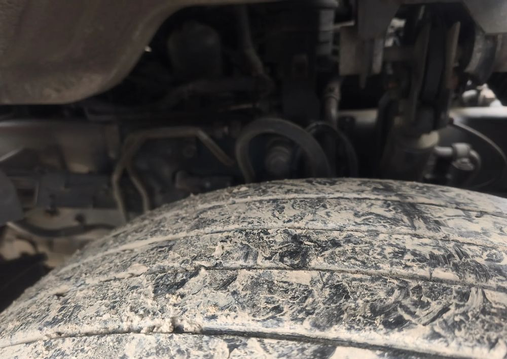 Renault Gama D 18.280 rama do zabudowy poduszka - Cab chassis truck: picture 4 Renault Gama D 18.280 rama do zabudowy poduszka - Cab chassis truck: picture 4