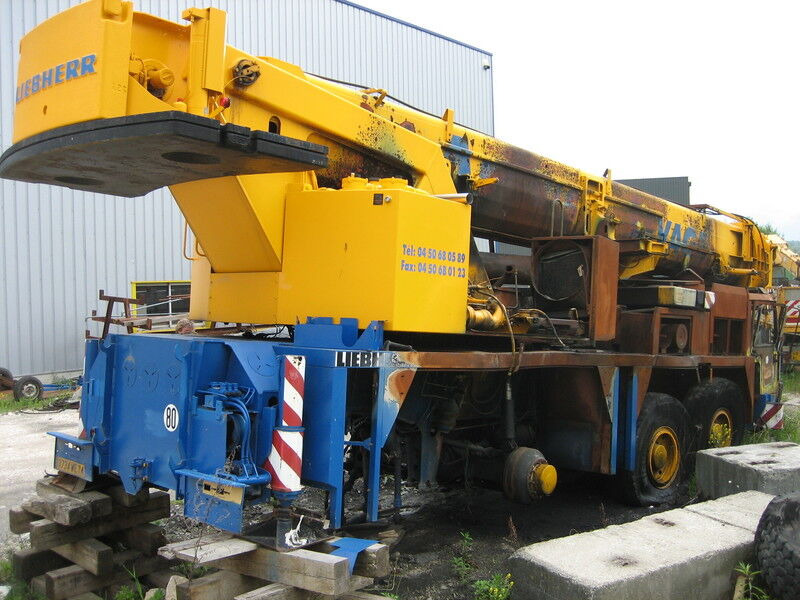 Liebherr LTM 1090/2 for parts - Mobile crane: picture 2 Liebherr LTM 1090/2 for parts - Mobile crane: picture 2