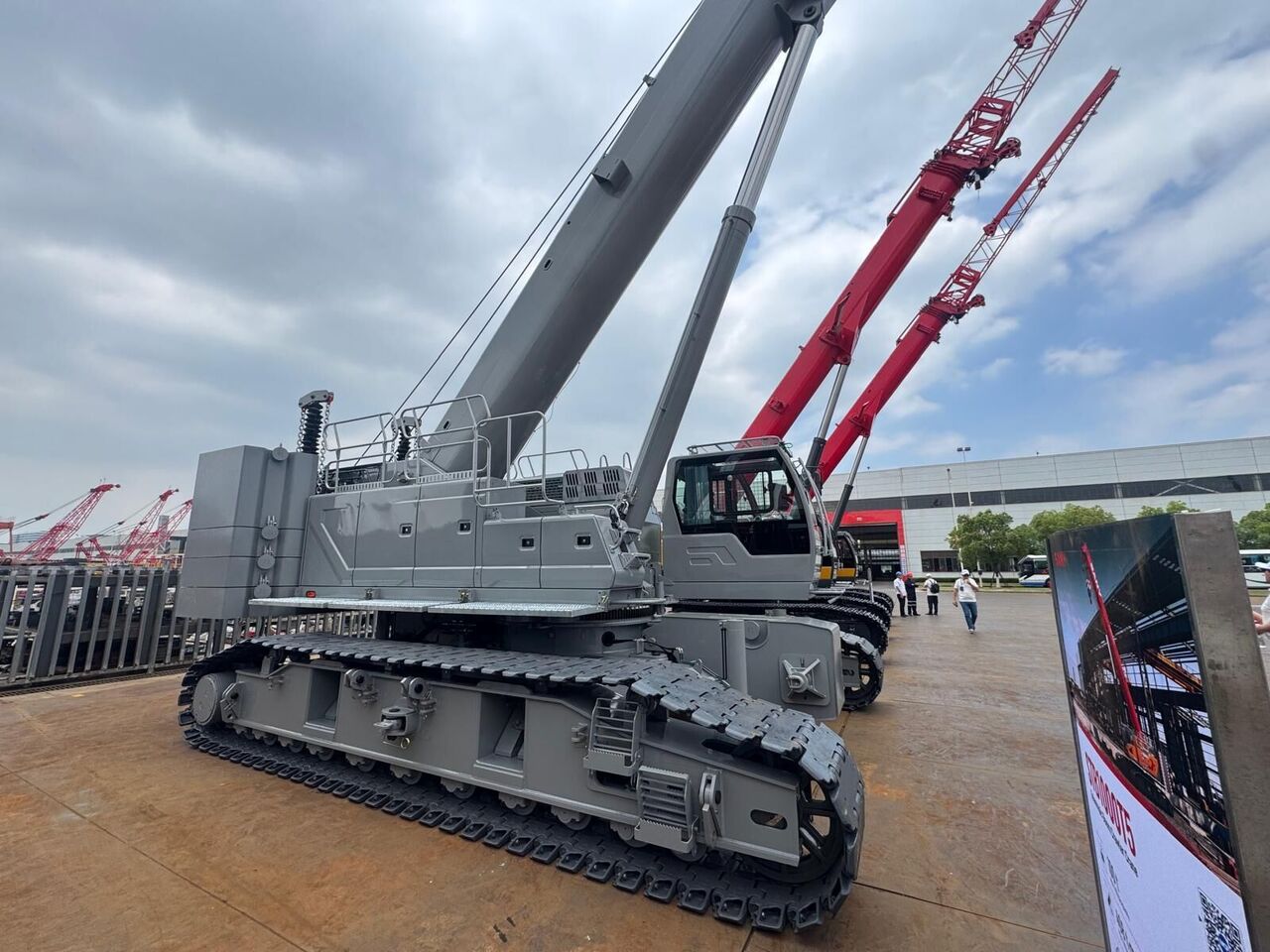 Sany STB1000T5-EV HYBRID - Crawler crane: picture 1 Sany STB1000T5-EV HYBRID - Crawler crane: picture 1