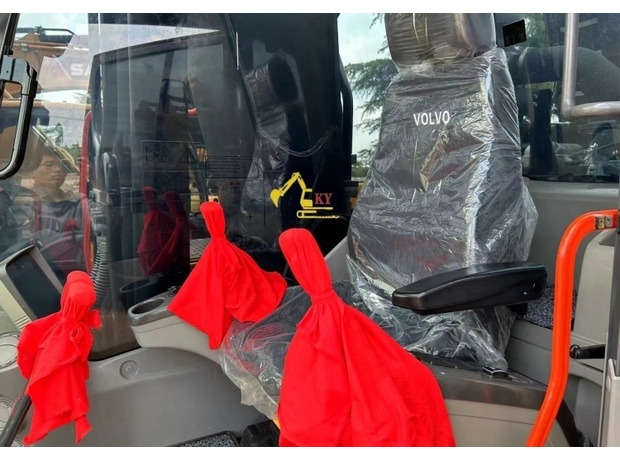 2022 Volvo EC 350 - Crawler excavator: picture 4 2022 Volvo EC 350 - Crawler excavator: picture 4