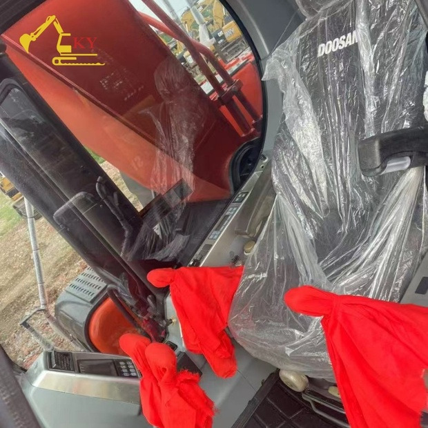 2023 Doosan DX300 - Crawler excavator: picture 2 2023 Doosan DX300 - Crawler excavator: picture 2