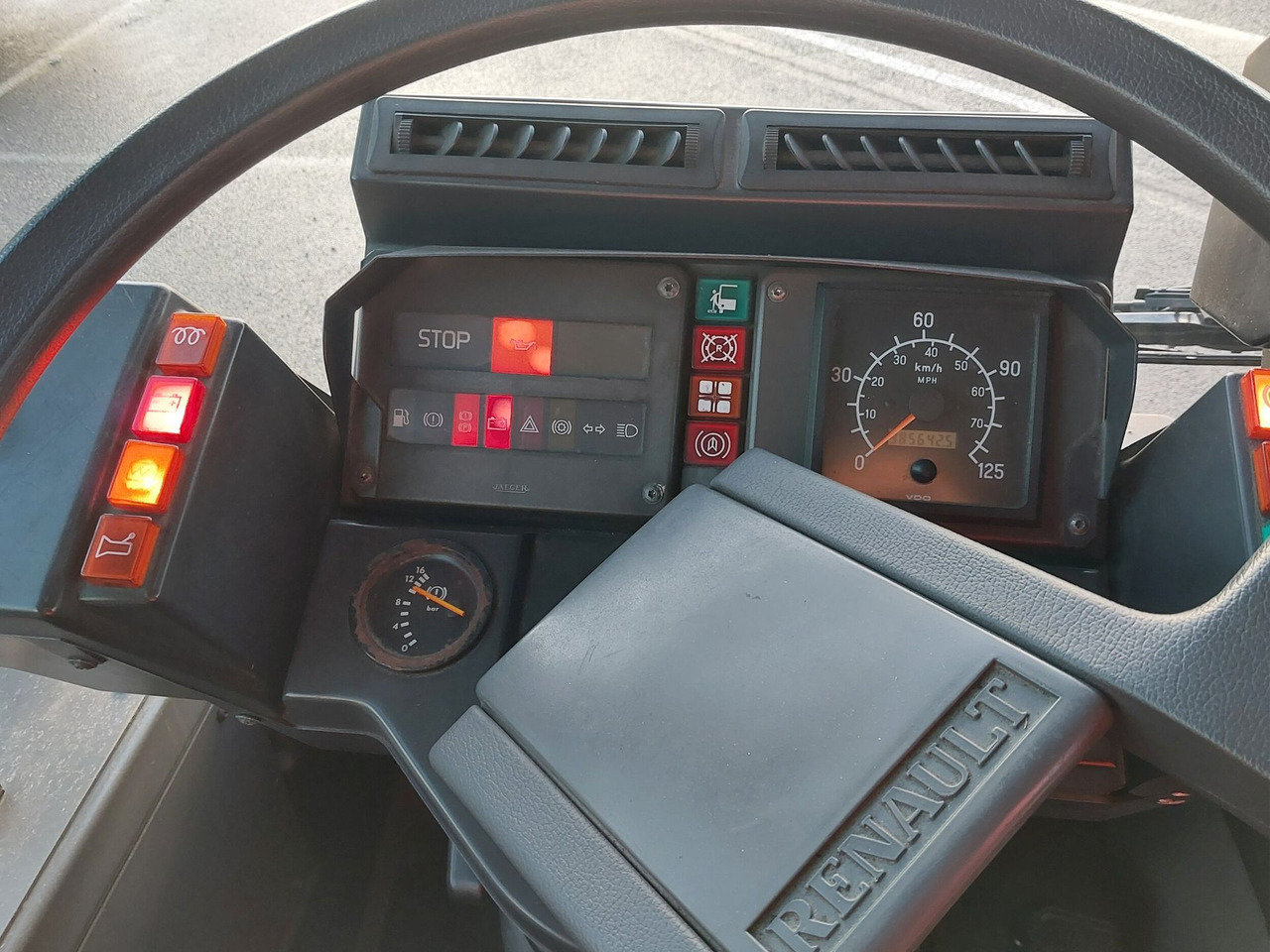 Bus articulé vélo marque IRISBUS modèle AGORA - Articulated bus: picture 3 Bus articulé vélo marque IRISBUS modèle AGORA - Articulated bus: picture 3