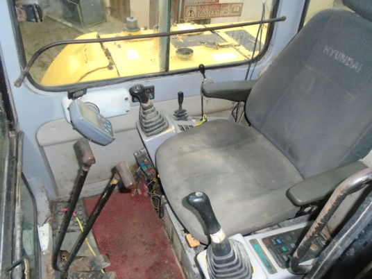 Mini excavator Hyundai R55-7: picture 9