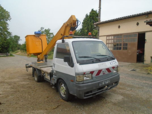 Mazda bongo - Truck mounted aerial platform: picture 3 Mazda bongo - Truck mounted aerial platform: picture 3