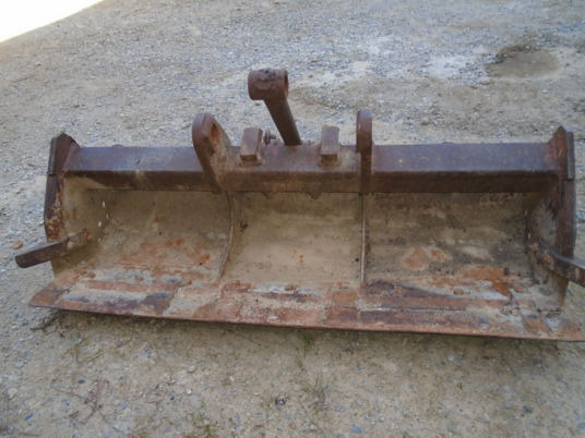 Godet attache poclain - Excavator bucket: picture 4 Godet attache poclain - Excavator bucket: picture 4