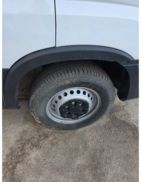 Iveco Daily 35S14 - Cab chassis truck: picture 4 Iveco Daily 35S14 - Cab chassis truck: picture 4