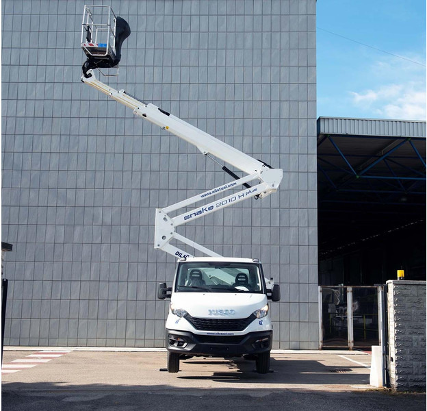 Oil & Steel Snake 2010 HE PLUS Sobre  IVECO 35S14 Distancia entre ejes 3750 mm - Aerial platform: picture 2 Oil & Steel Snake 2010 HE PLUS Sobre  IVECO 35S14 Distancia entre ejes 3750 mm - Aerial platform: picture 2